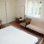 Triple Hvar 141a Guest house 3*