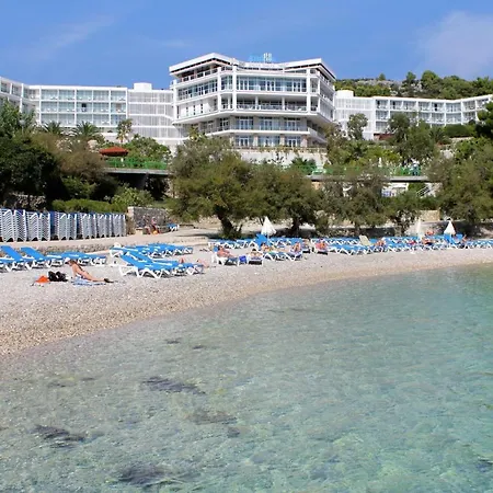 Triple Hvar 141a 3* هفار