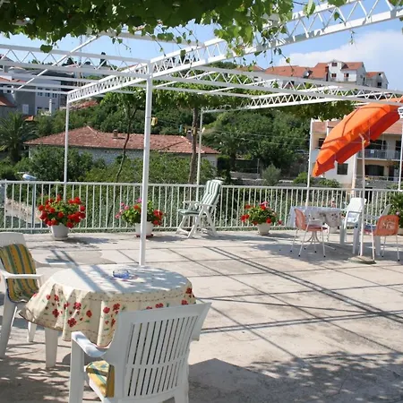 Triple Hvar 141a Pensjonat